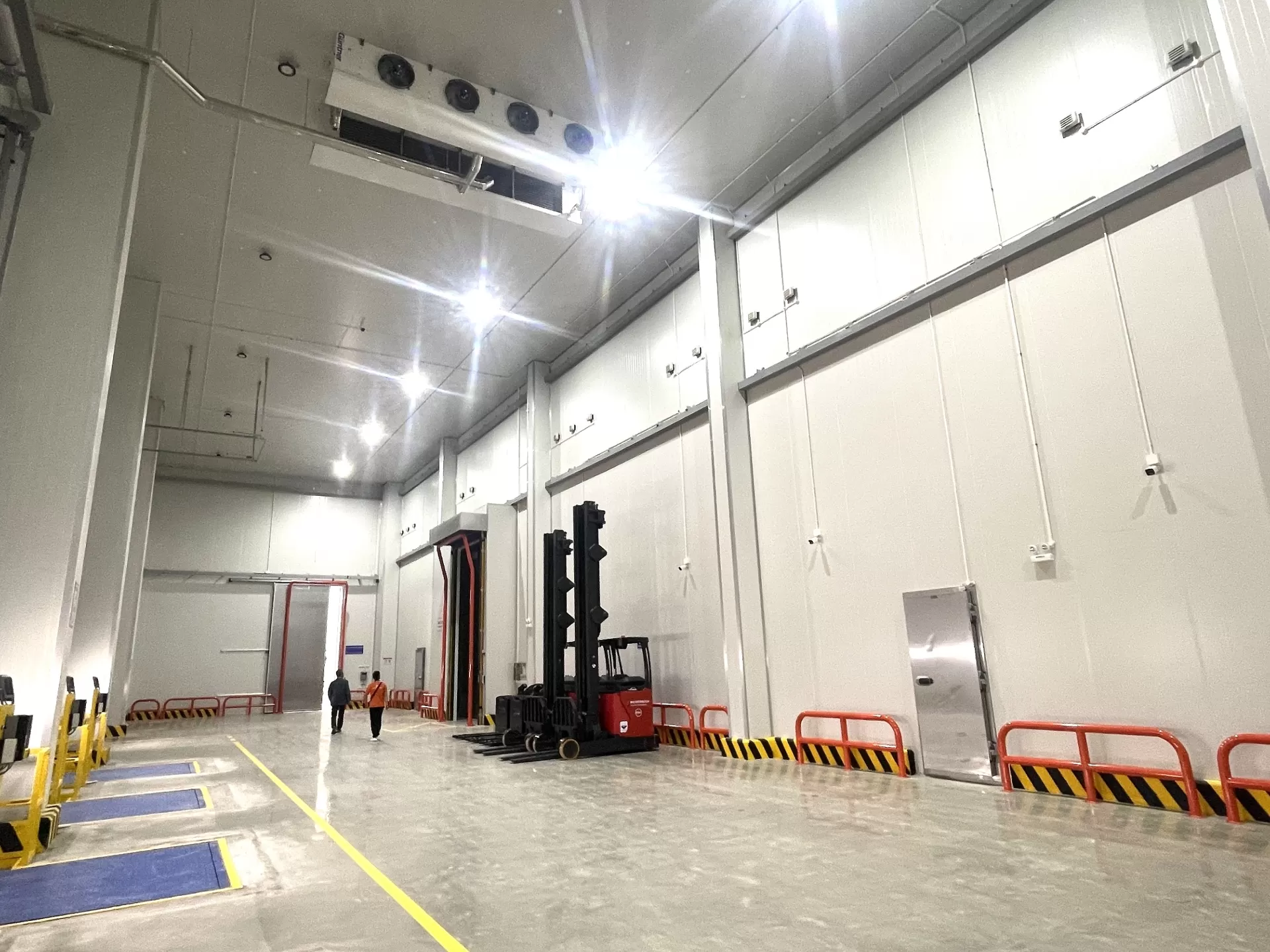 trung-tam-phan-phoi-con-ong-bee-logistics